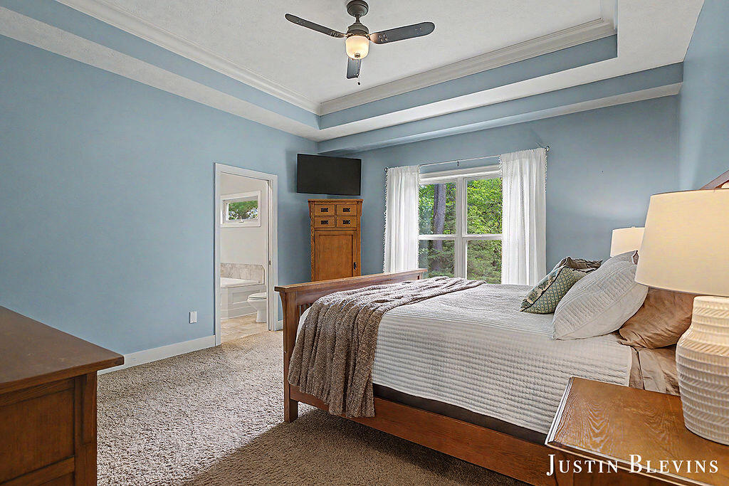 5515 Hagenvale Court NE Rockford MI 49341