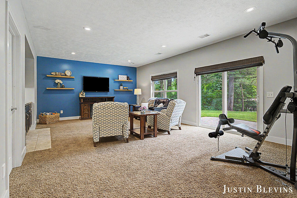 5515 Hagenvale Court NE Rockford MI 49341