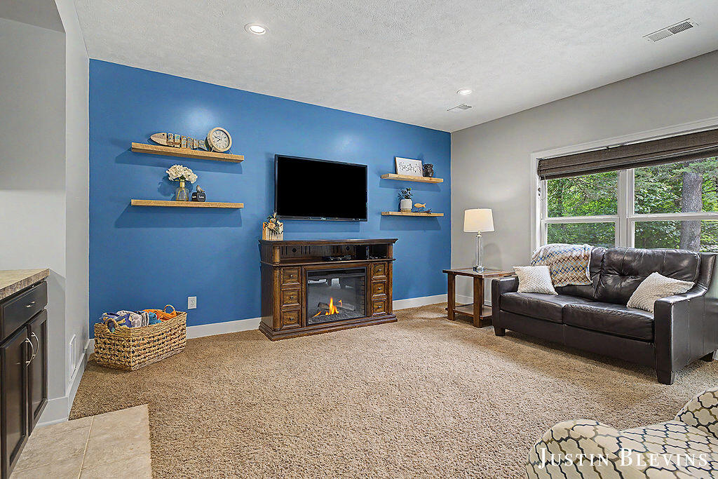 5515 Hagenvale Court NE Rockford MI 49341