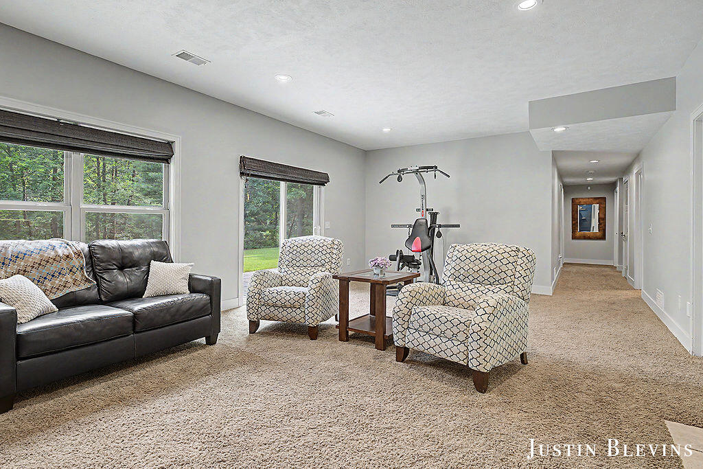 5515 Hagenvale Court NE Rockford MI 49341