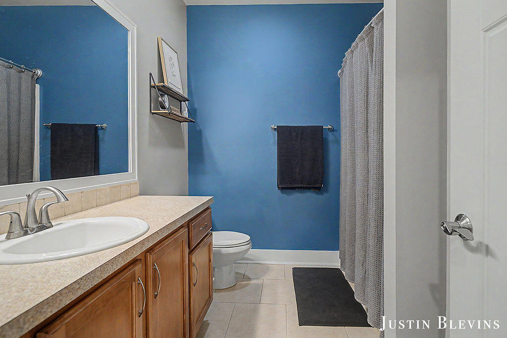5515 Hagenvale Court NE Rockford MI 49341