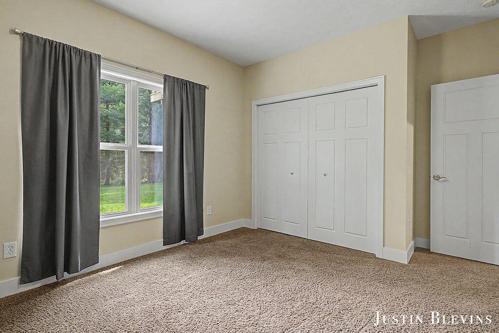 5515 Hagenvale Court NE Rockford MI 49341