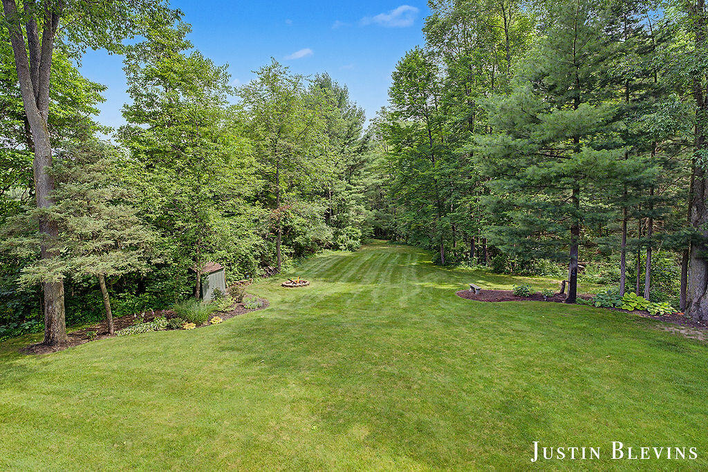 5515 Hagenvale Court NE Rockford MI 49341