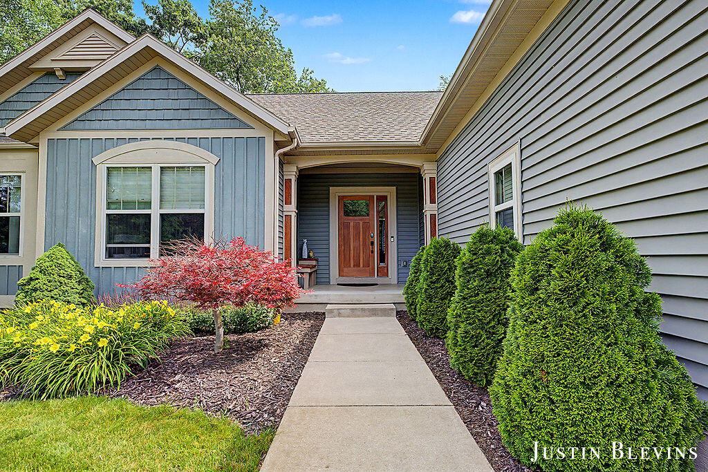 5515 Hagenvale Court NE Rockford MI 49341