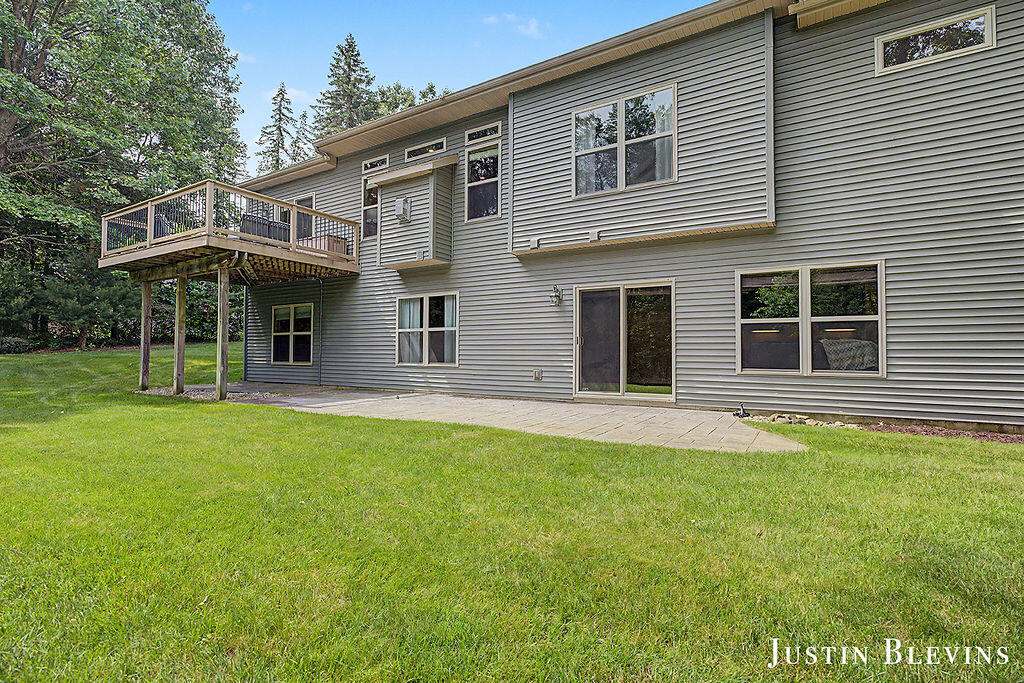 5515 Hagenvale Court NE Rockford MI 49341