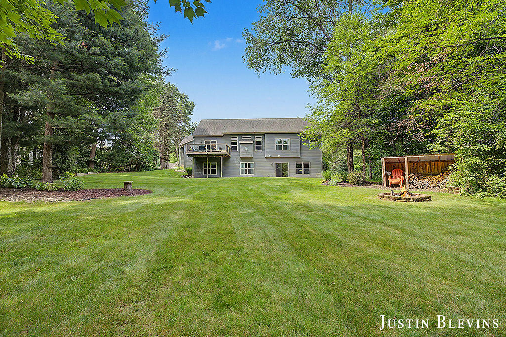 5515 Hagenvale Court NE Rockford MI 49341