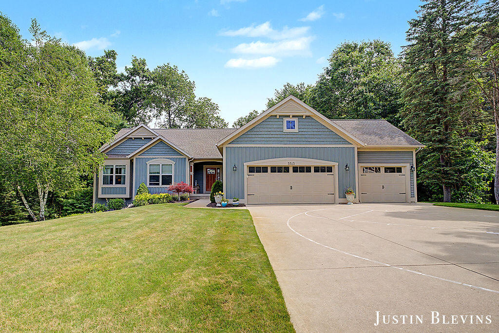 5515 Hagenvale Court NE Rockford MI 49341