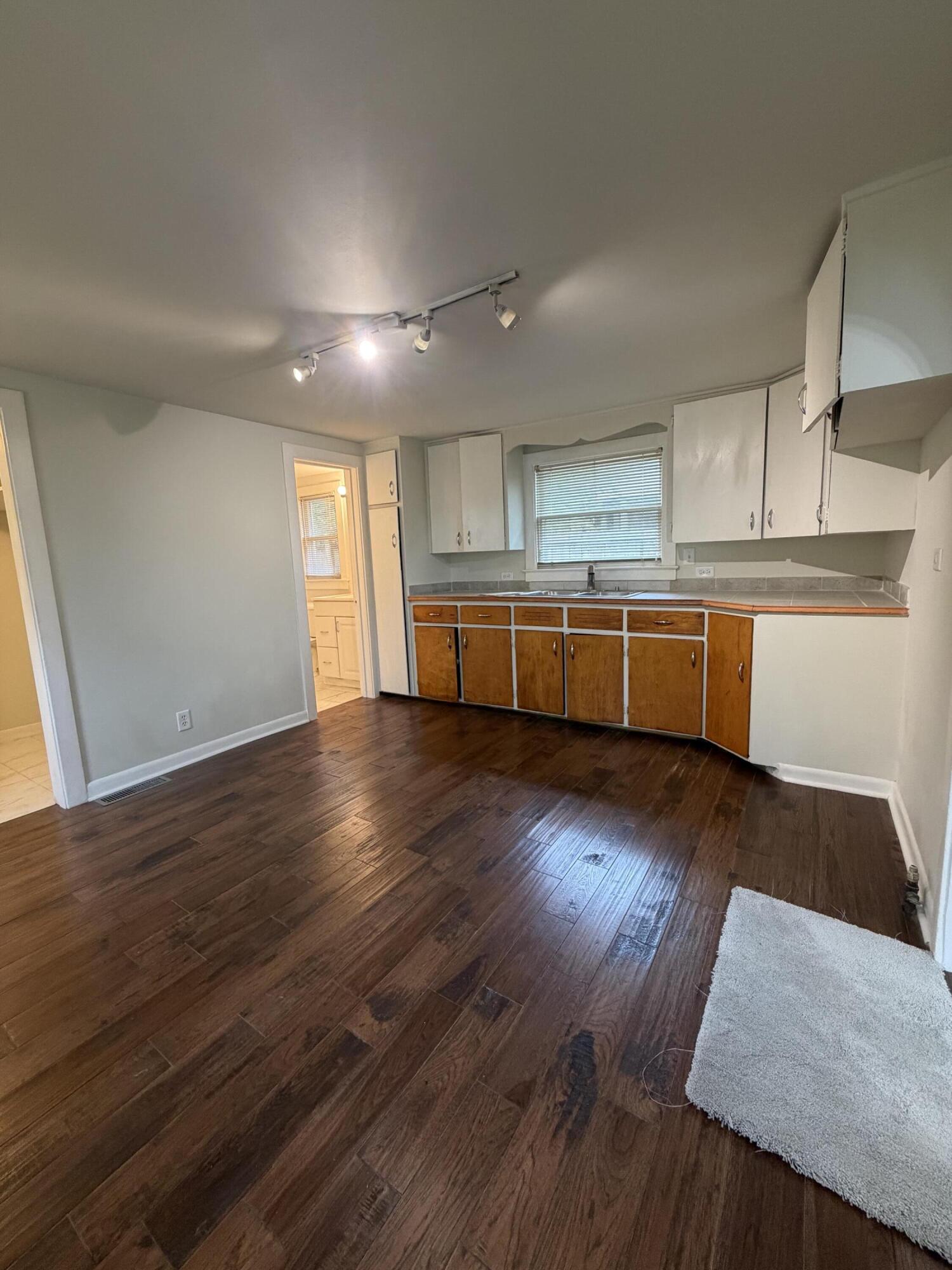 1205 SE Hall Street SE Grand Rapids MI 49506