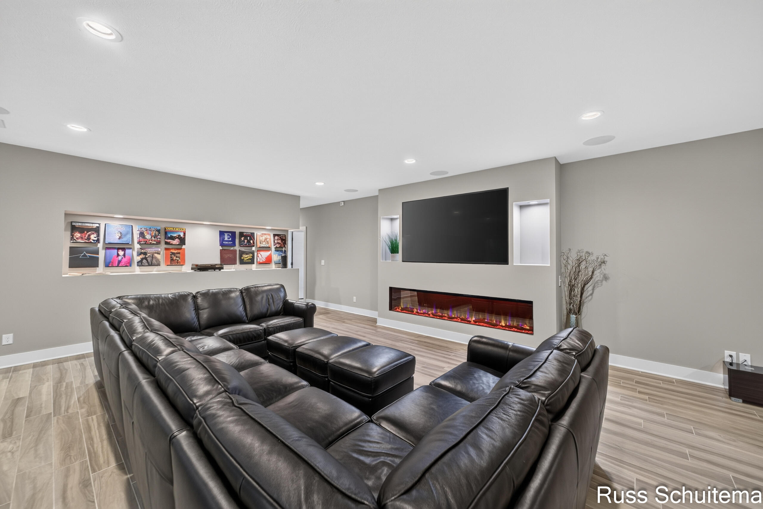 6335 Silverton Drive Norton Shores MI 49444