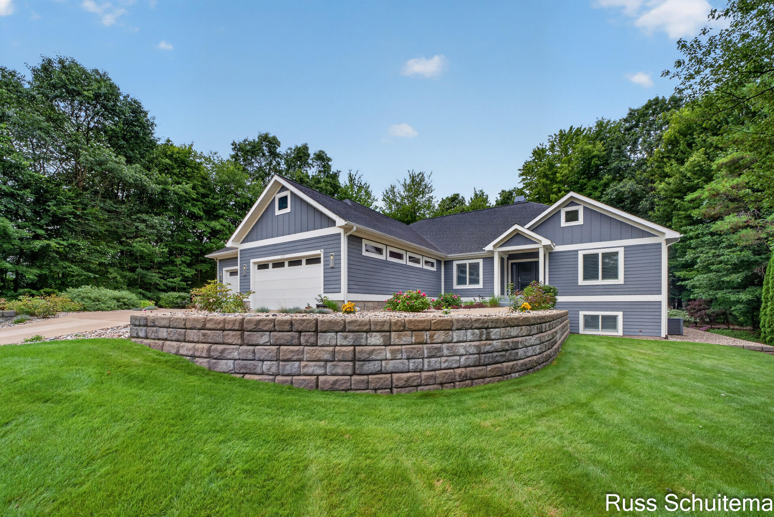 6335 Silverton Drive Norton Shores MI 49444
