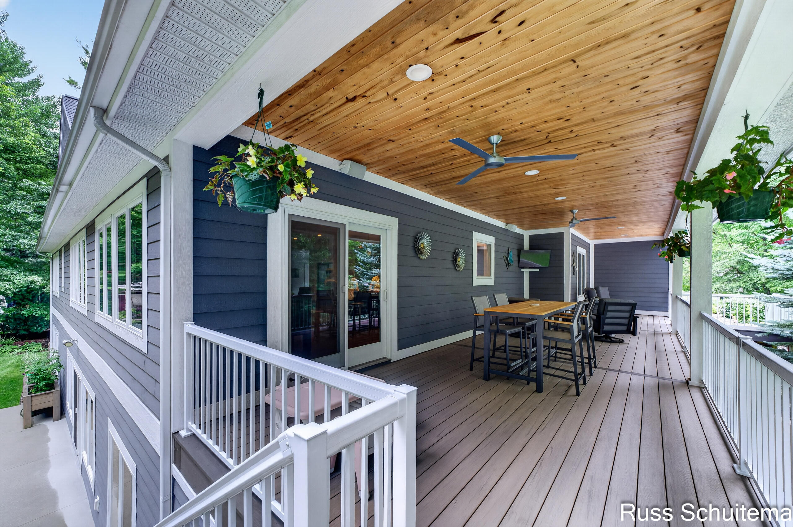 6335 Silverton Drive Norton Shores MI 49444