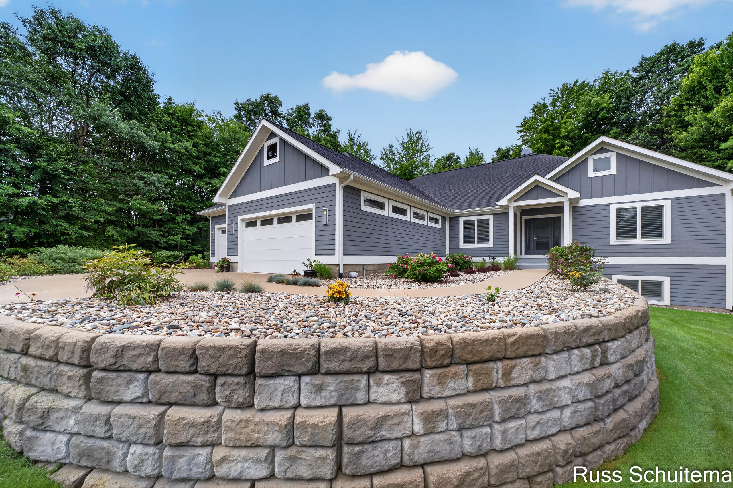 6335 Silverton Drive Norton Shores MI 49444