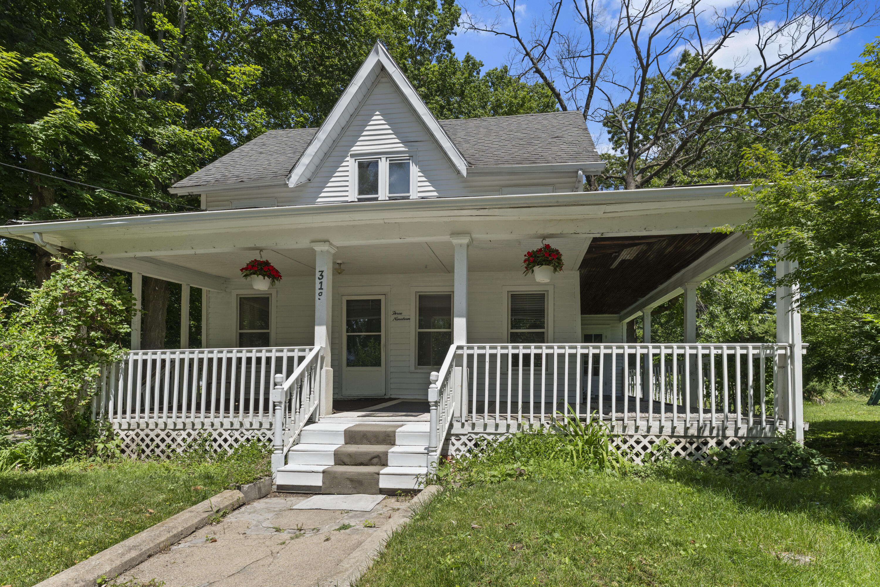 319 S 5th Street Niles MI 49120