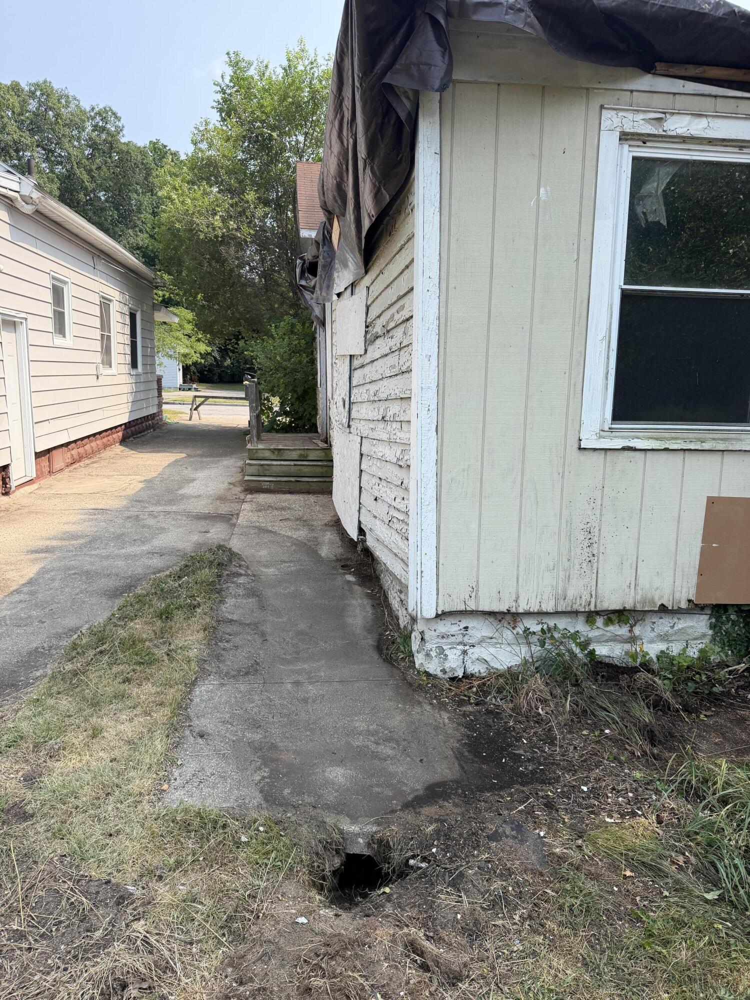 186 E Isabella Avenue Muskegon MI 49442
