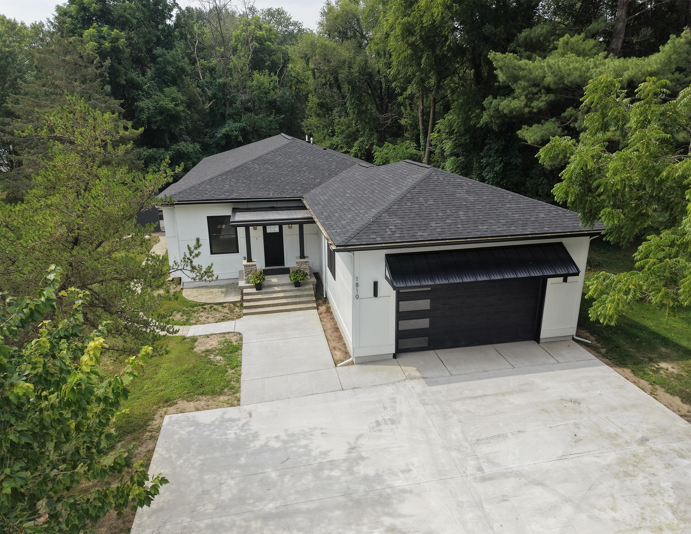 1810 Leonard Street NW Grand Rapids MI 49534