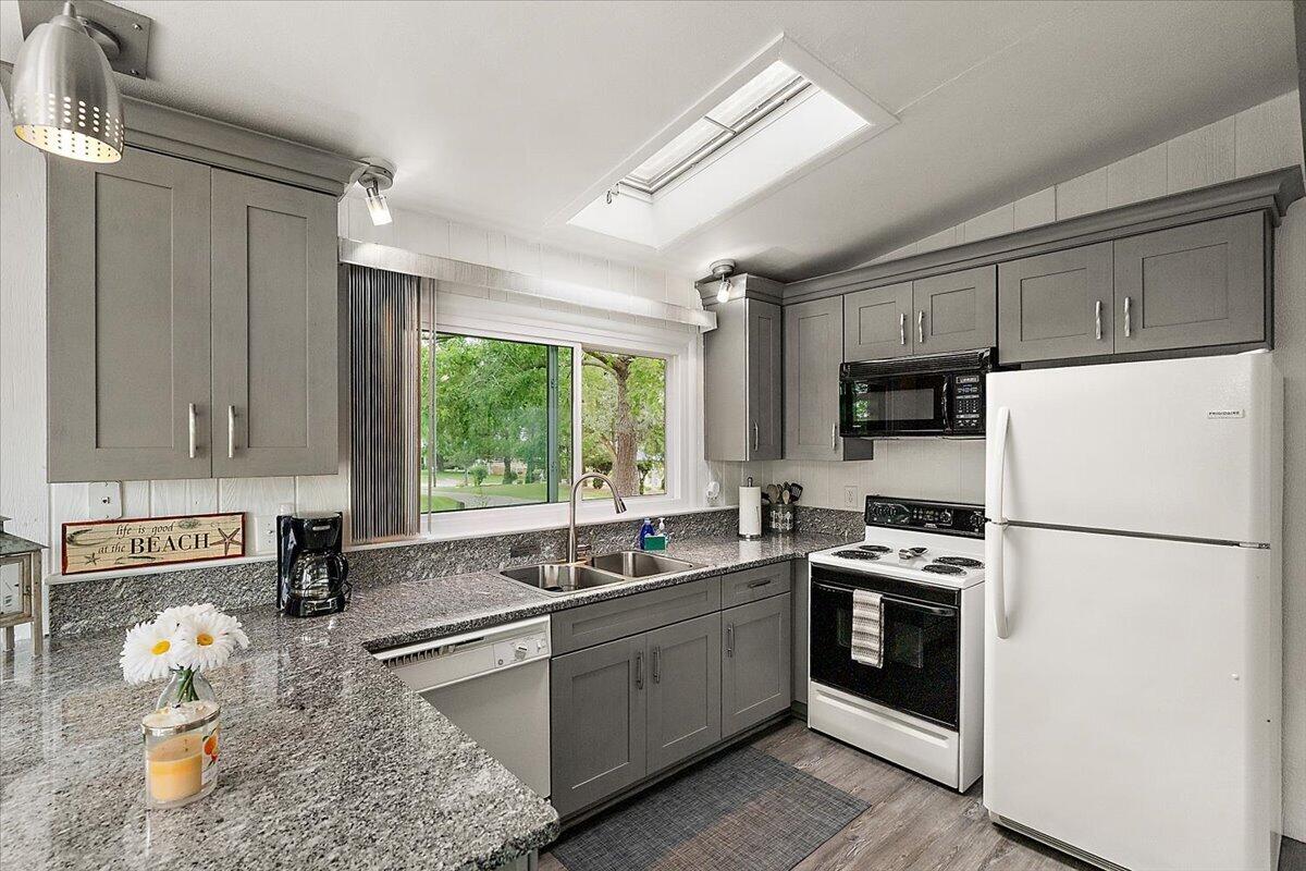 5501 Sunset Path Stevensville MI 49127