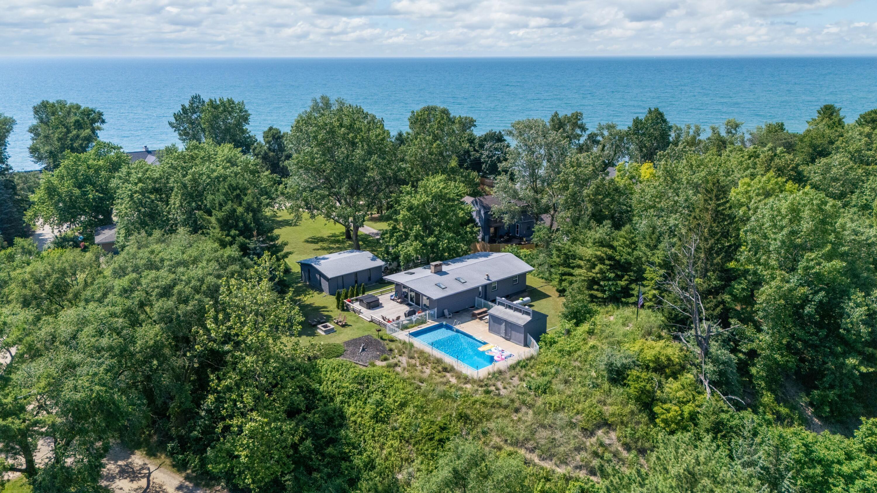 5501 Sunset Path Stevensville MI 49127
