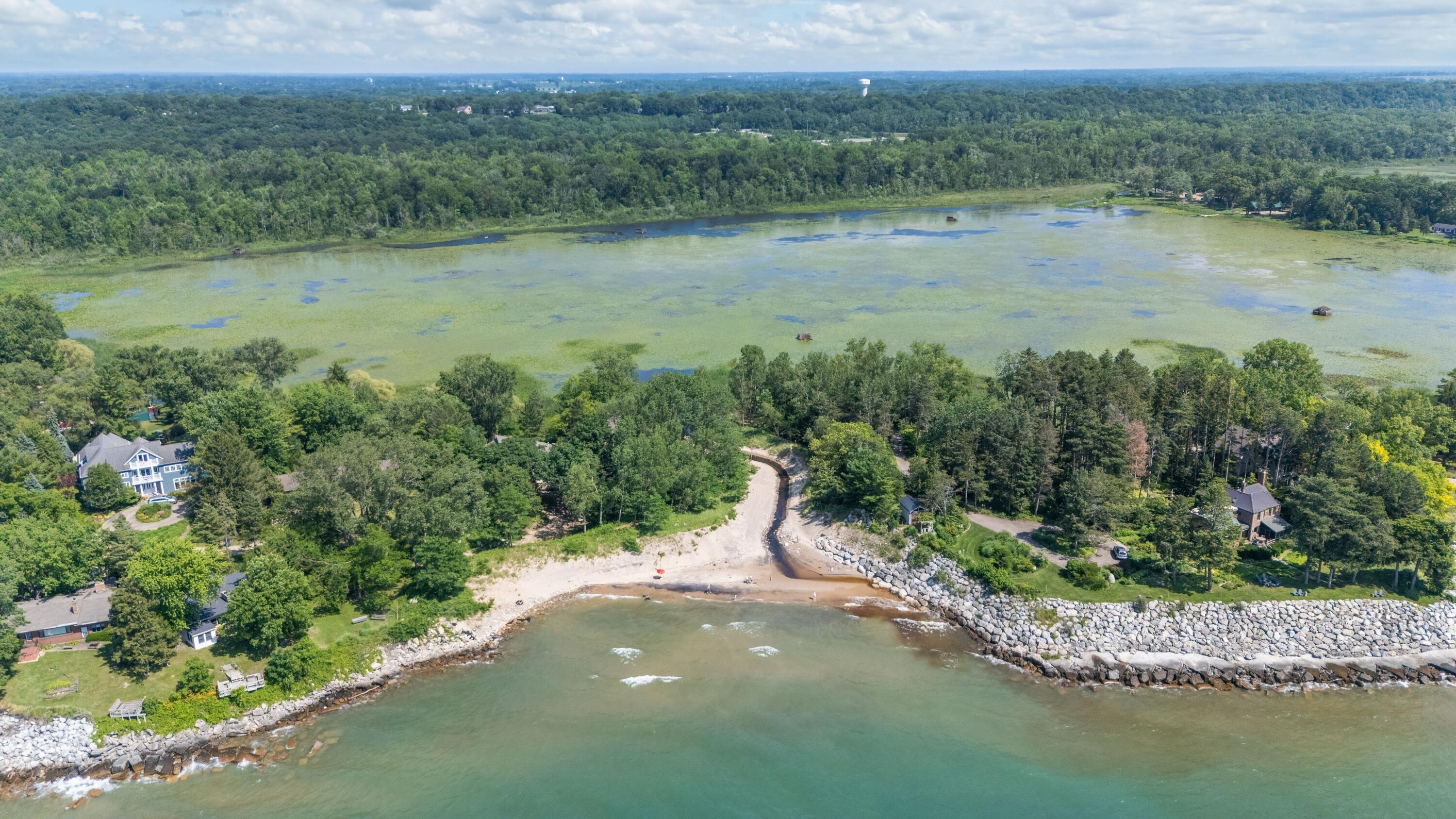 5501 Sunset Path Stevensville MI 49127
