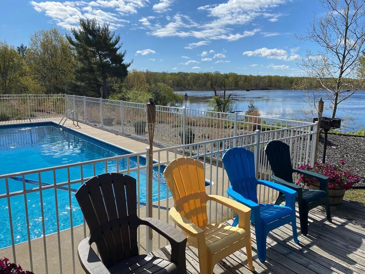 5501 Sunset Path Stevensville MI 49127