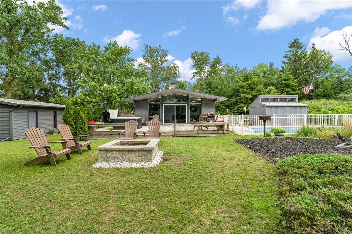 5501 Sunset Path Stevensville MI 49127