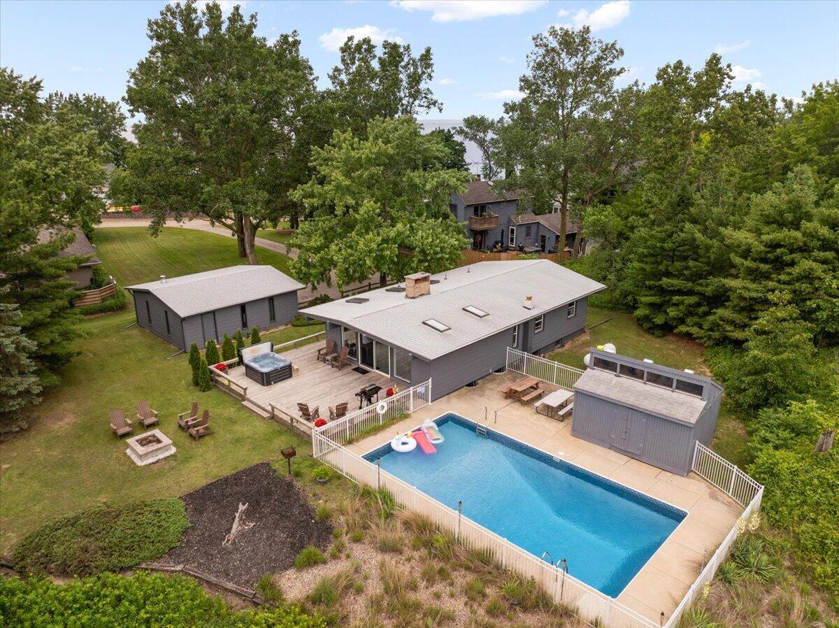 5501 Sunset Path Stevensville MI 49127