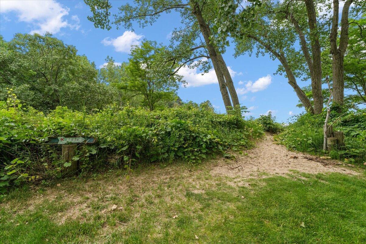 5501 Sunset Path Stevensville MI 49127