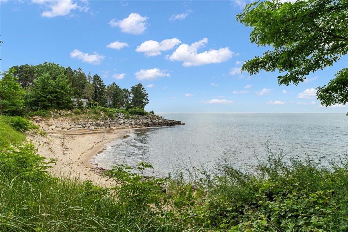 5501 Sunset Path Stevensville MI 49127