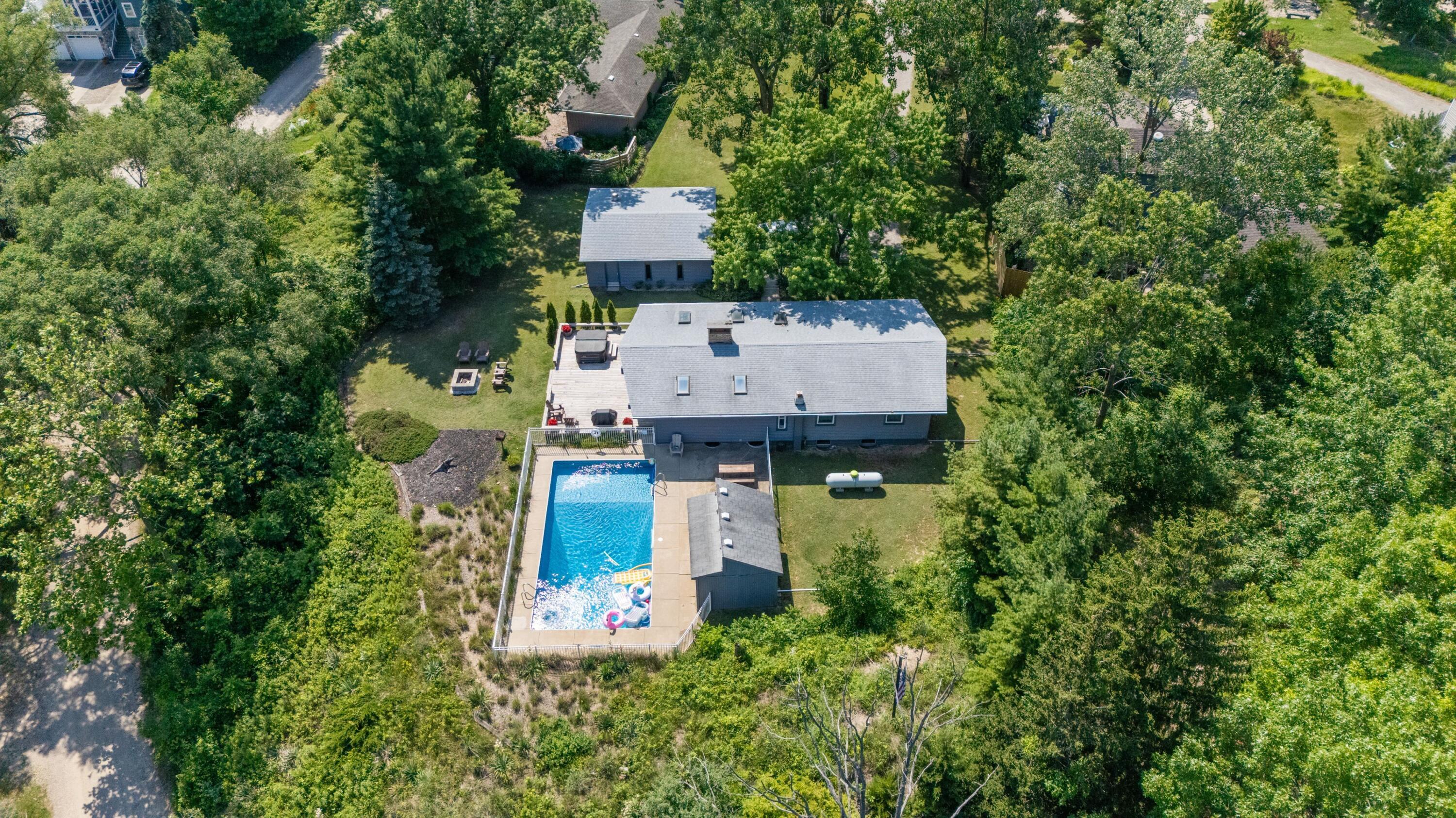 5501 Sunset Path Stevensville MI 49127