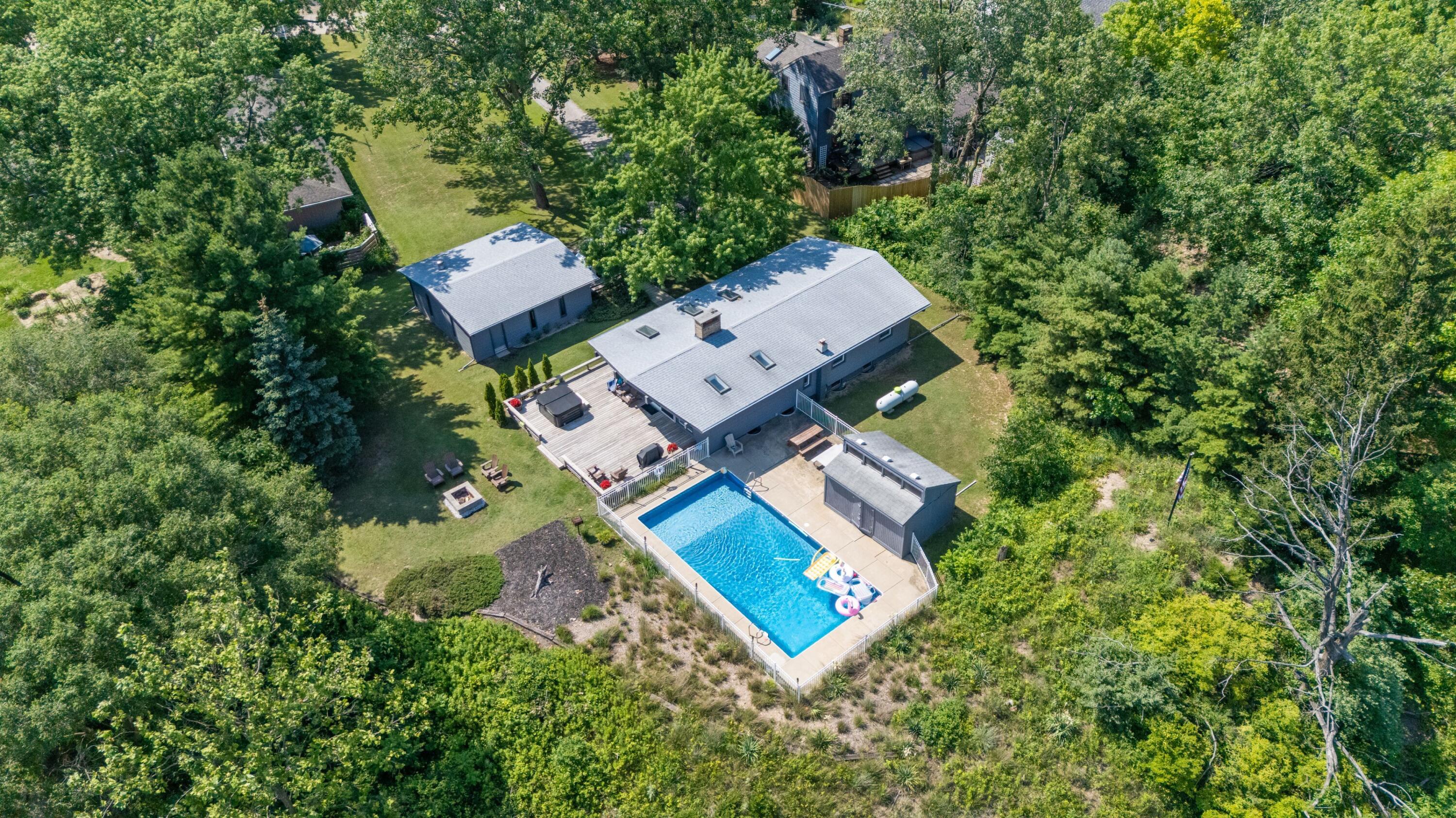 5501 Sunset Path Stevensville MI 49127