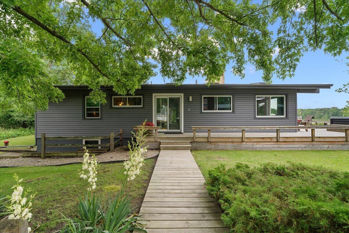5501 Sunset Path Stevensville MI 49127