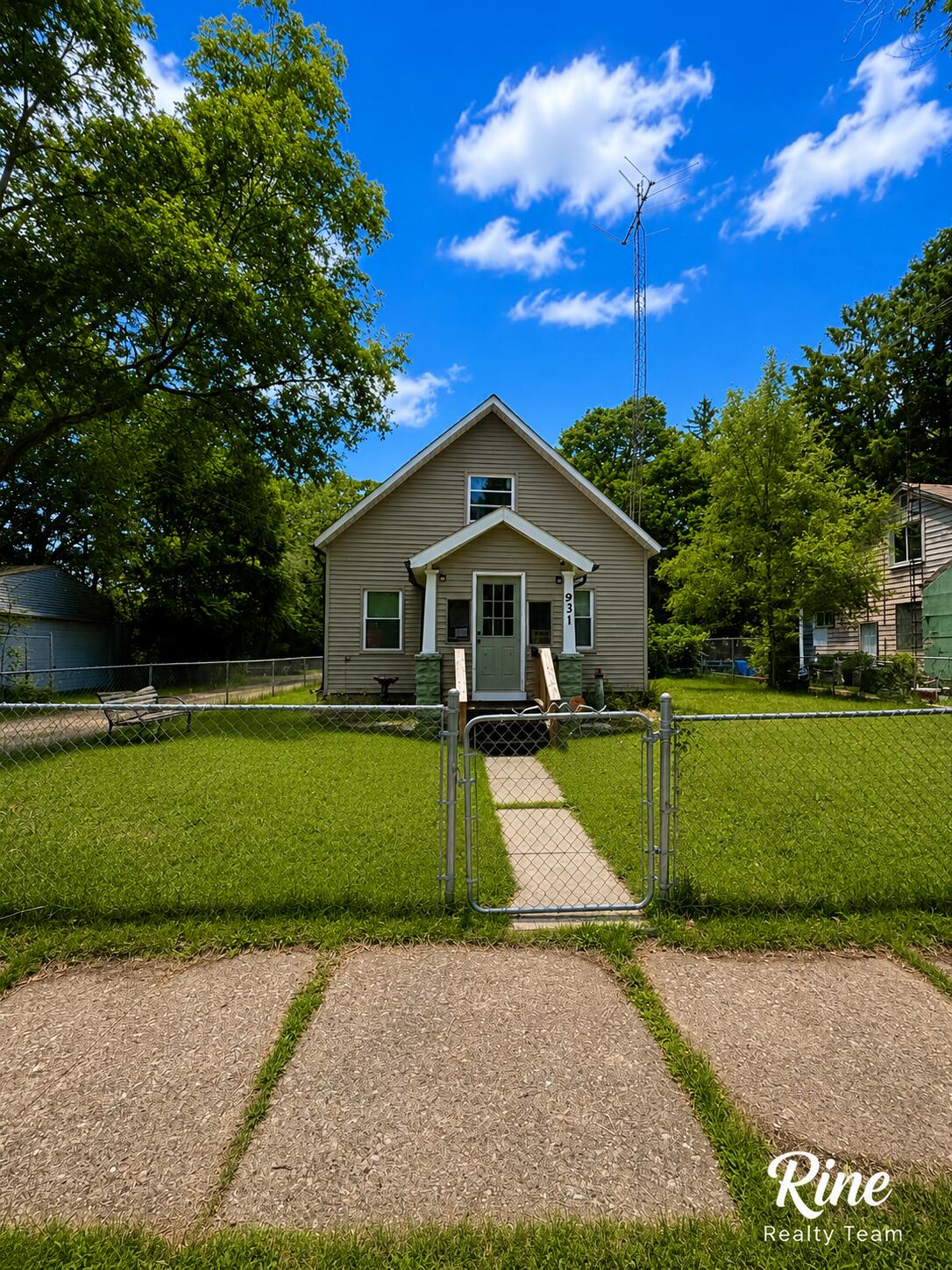 931 Jennings Avenue Benton Harbor MI 49022