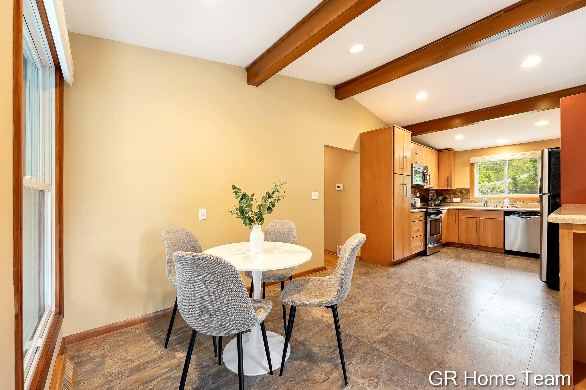 895 Bellewood Drive SE Grand Rapids MI 49508