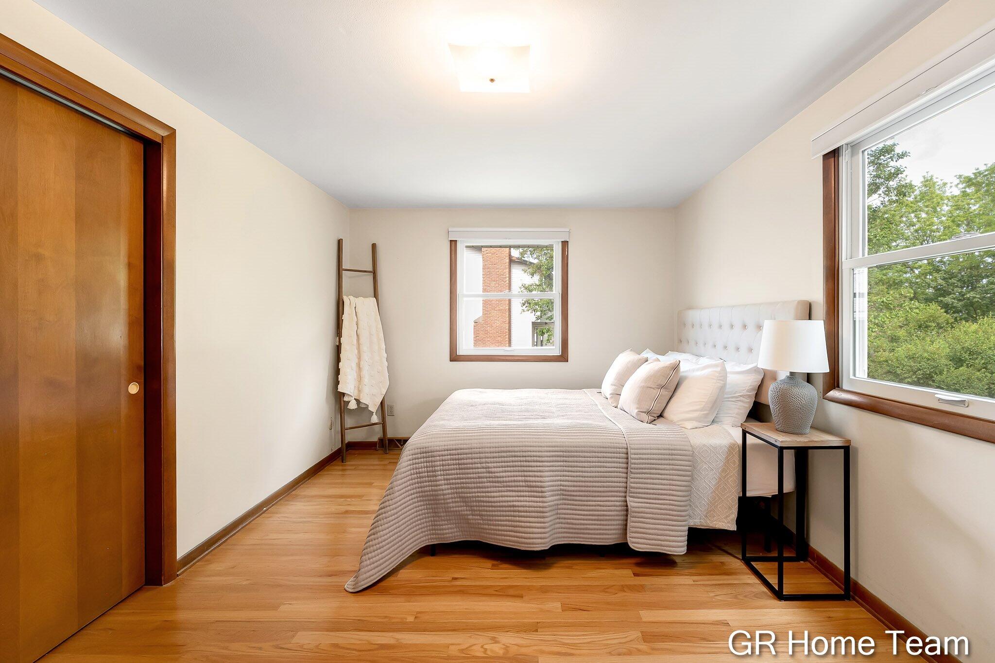 895 Bellewood Drive SE Grand Rapids MI 49508