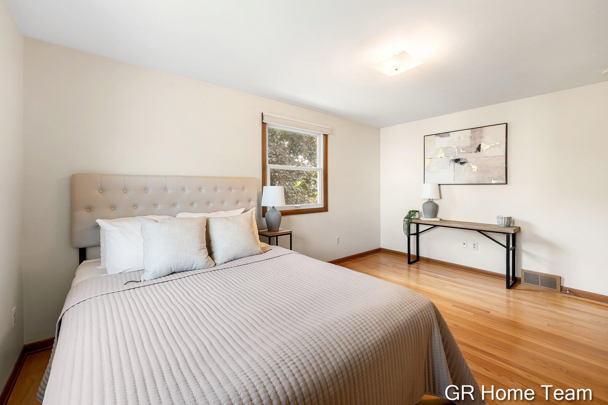 895 Bellewood Drive SE Grand Rapids MI 49508