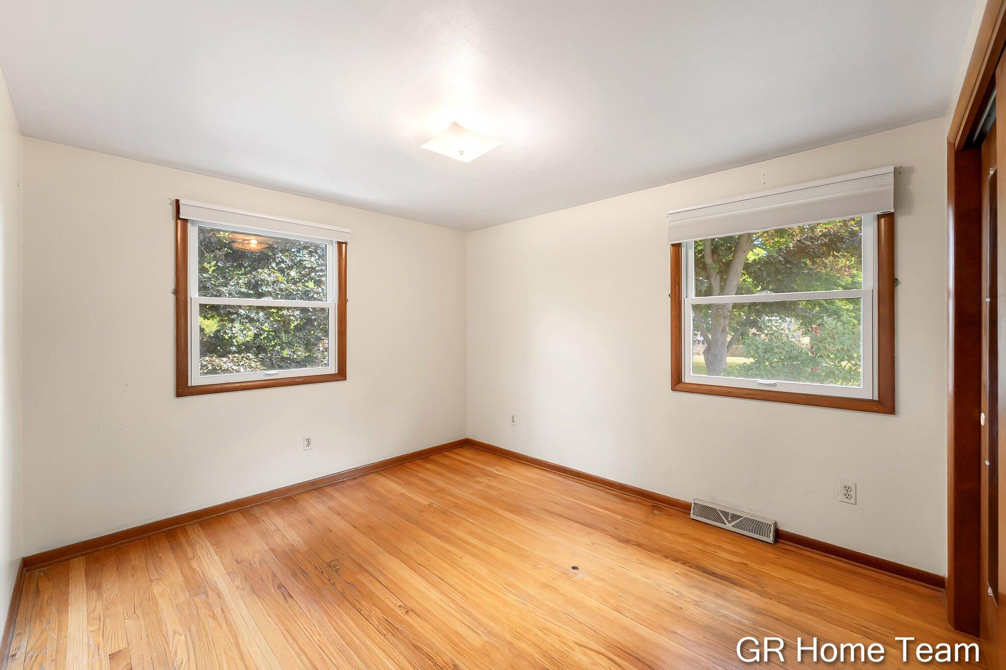895 Bellewood Drive SE Grand Rapids MI 49508