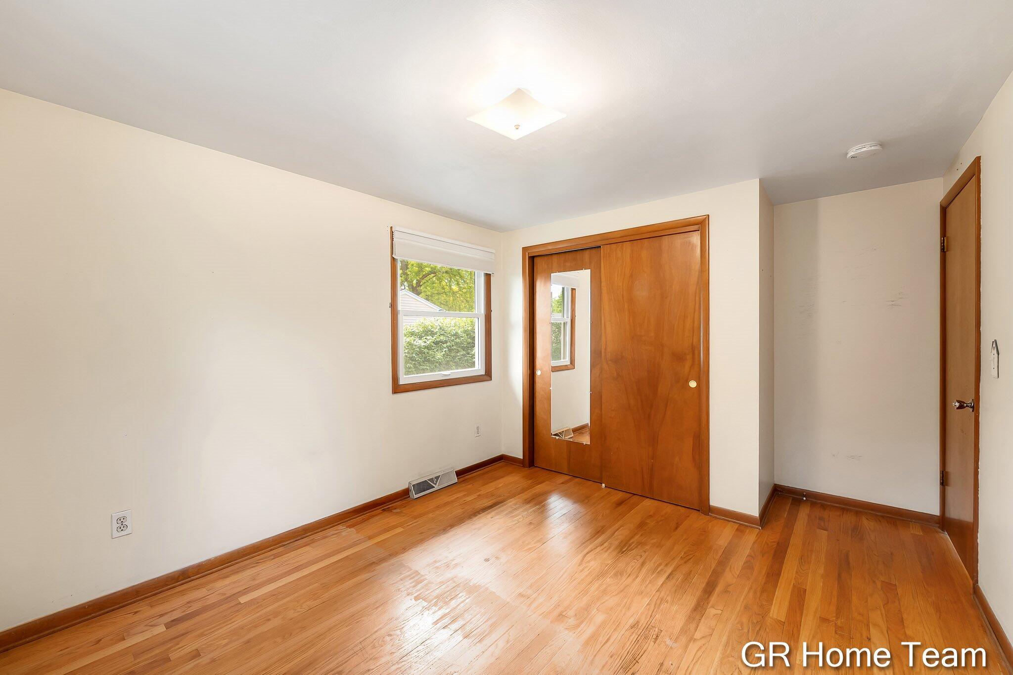 895 Bellewood Drive SE Grand Rapids MI 49508
