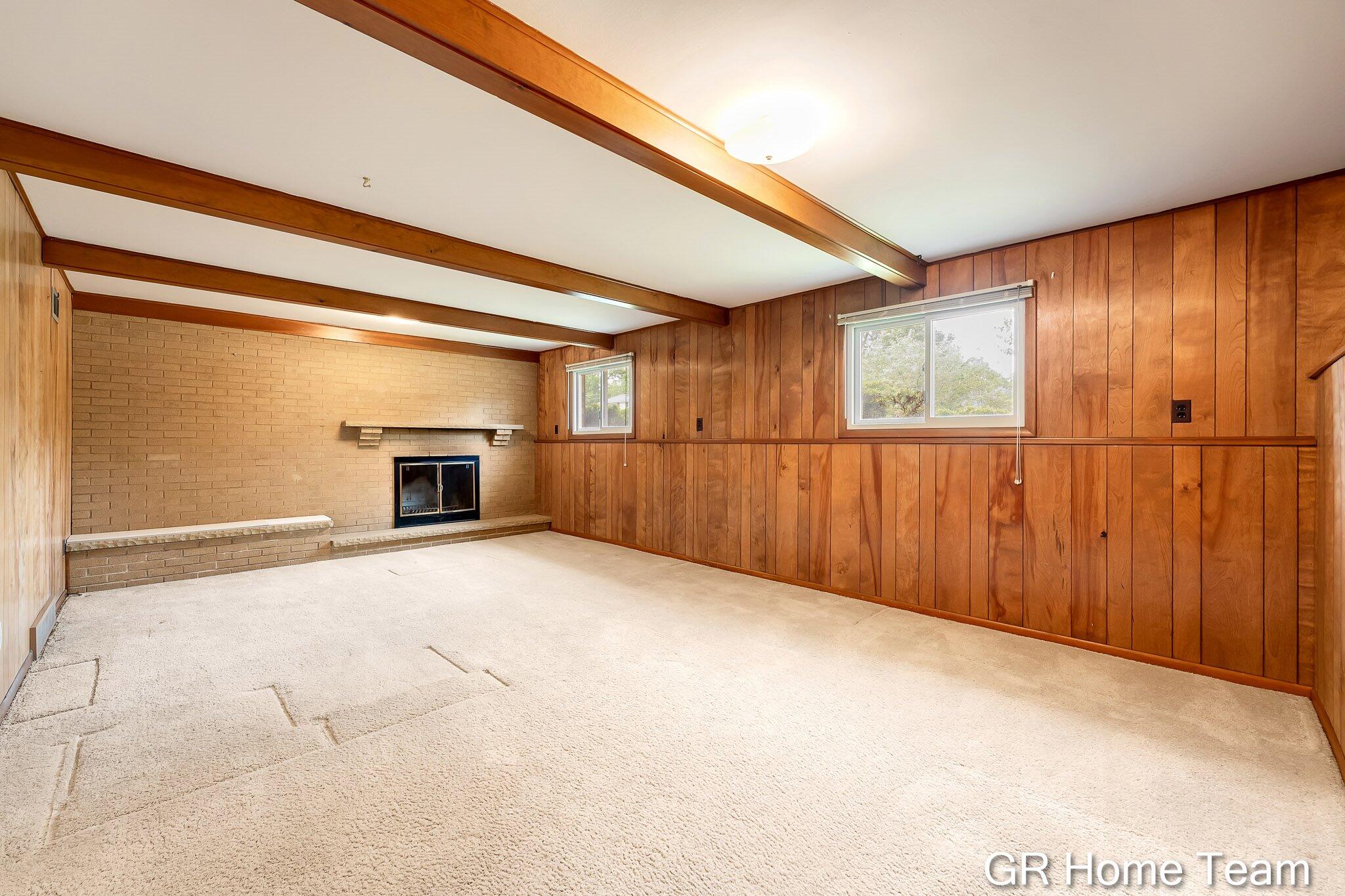 895 Bellewood Drive SE Grand Rapids MI 49508