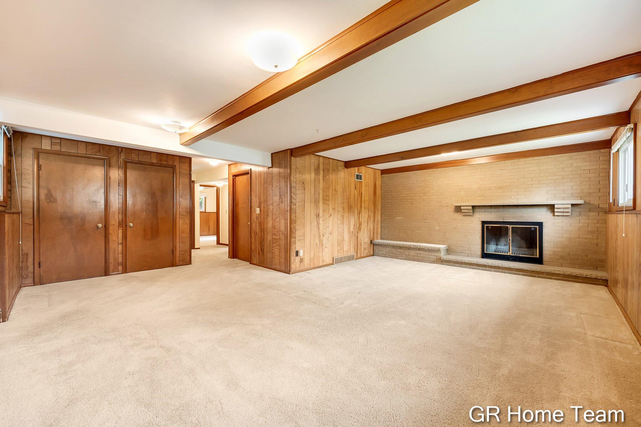 895 Bellewood Drive SE Grand Rapids MI 49508