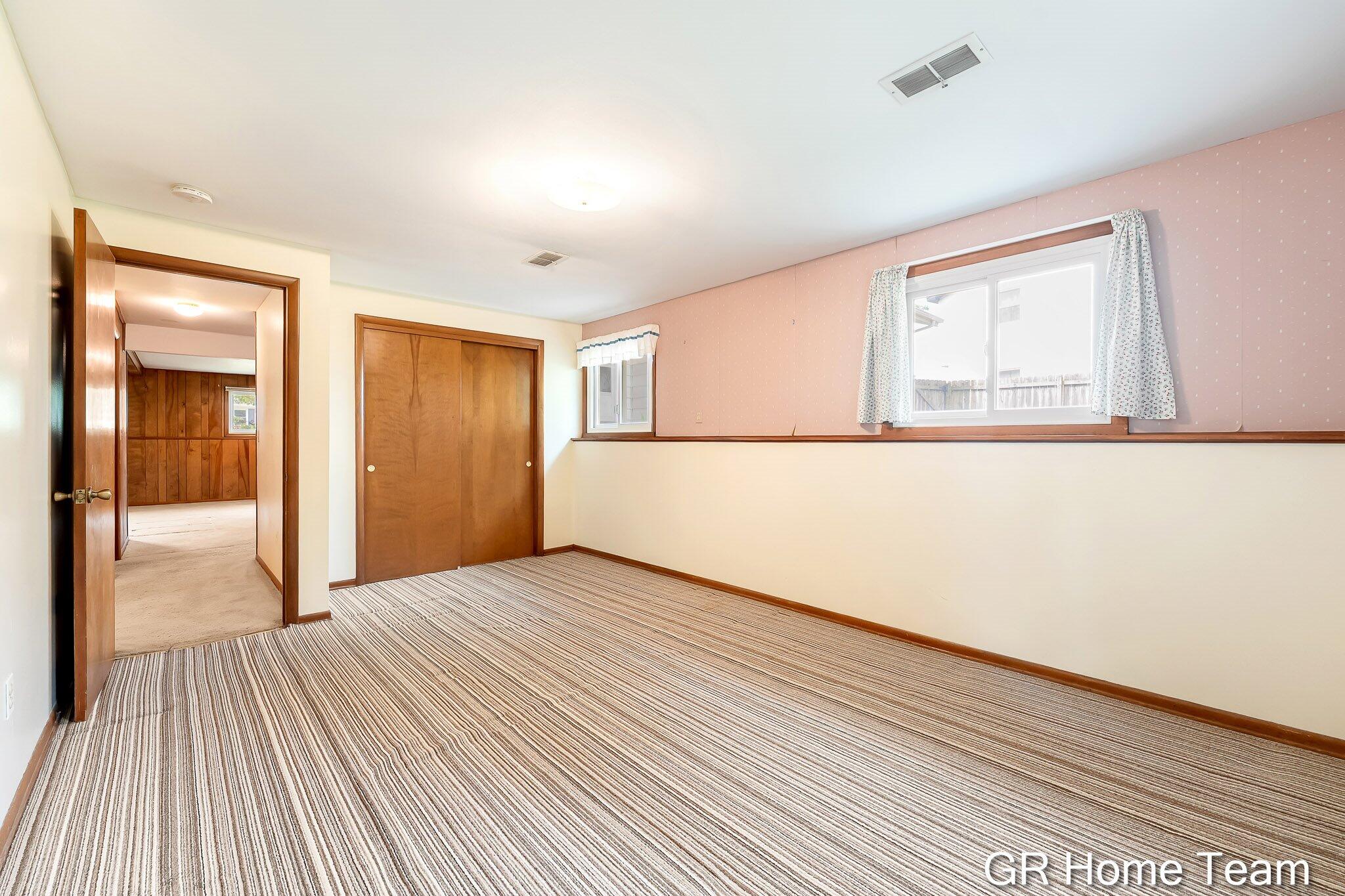 895 Bellewood Drive SE Grand Rapids MI 49508