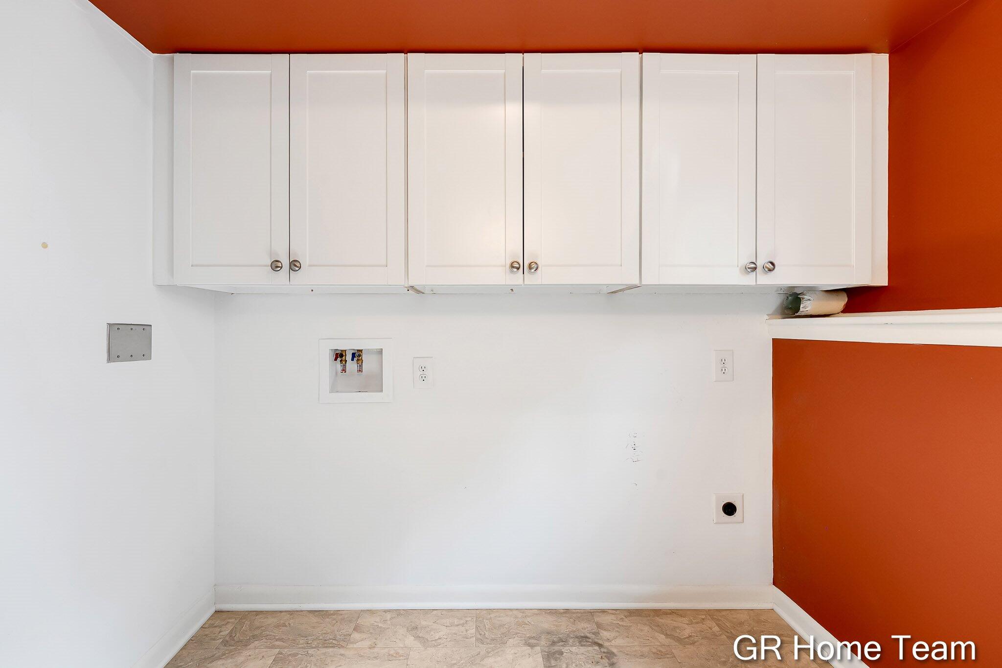 895 Bellewood Drive SE Grand Rapids MI 49508