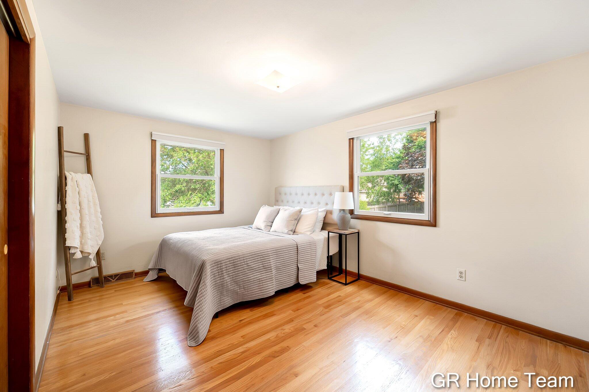 895 Bellewood Drive SE Grand Rapids MI 49508
