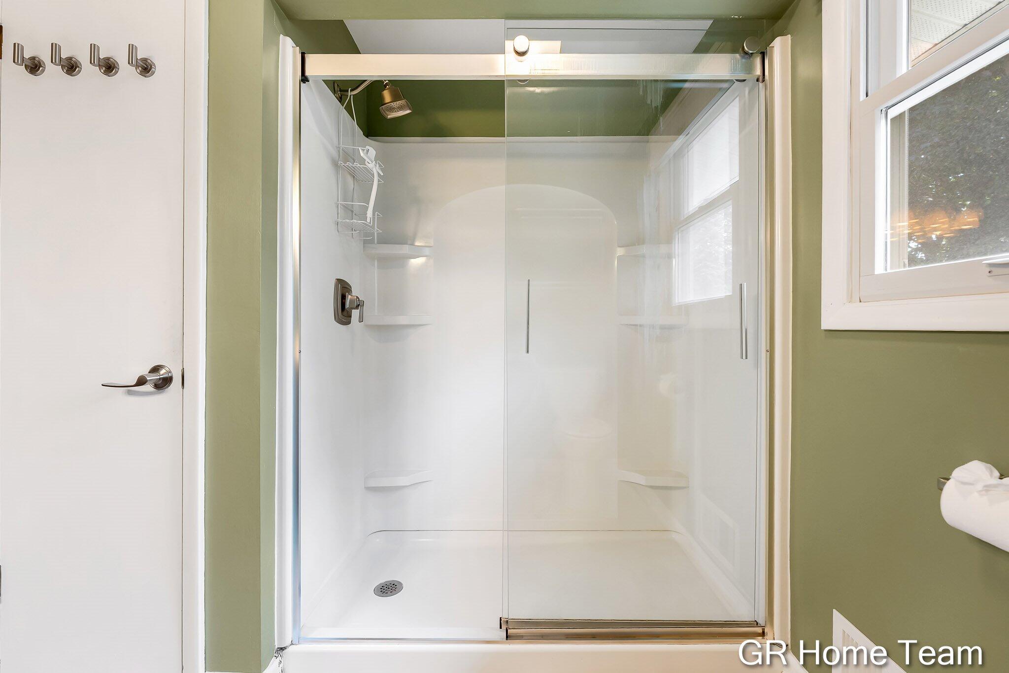 895 Bellewood Drive SE Grand Rapids MI 49508