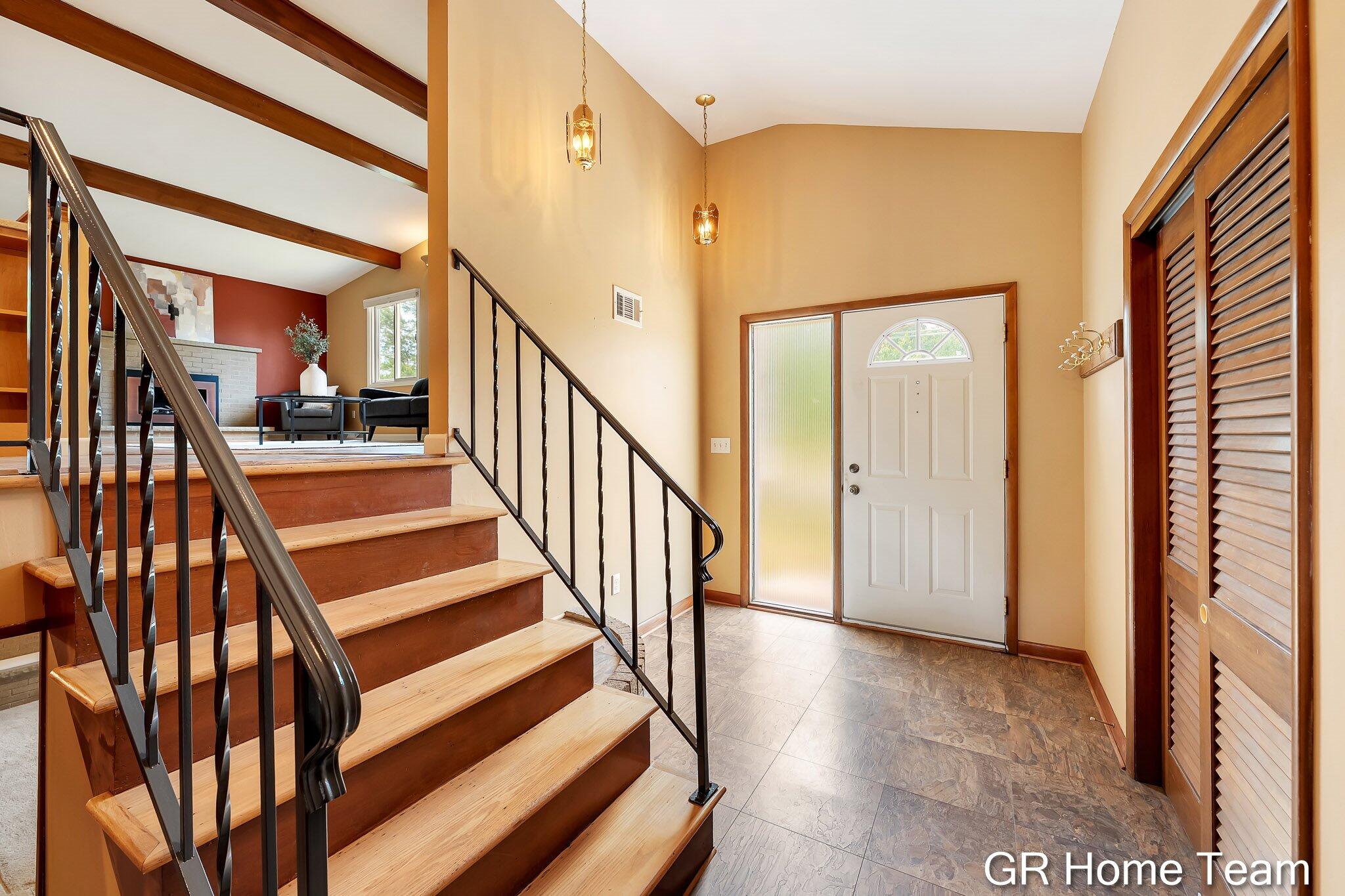 895 Bellewood Drive SE Grand Rapids MI 49508