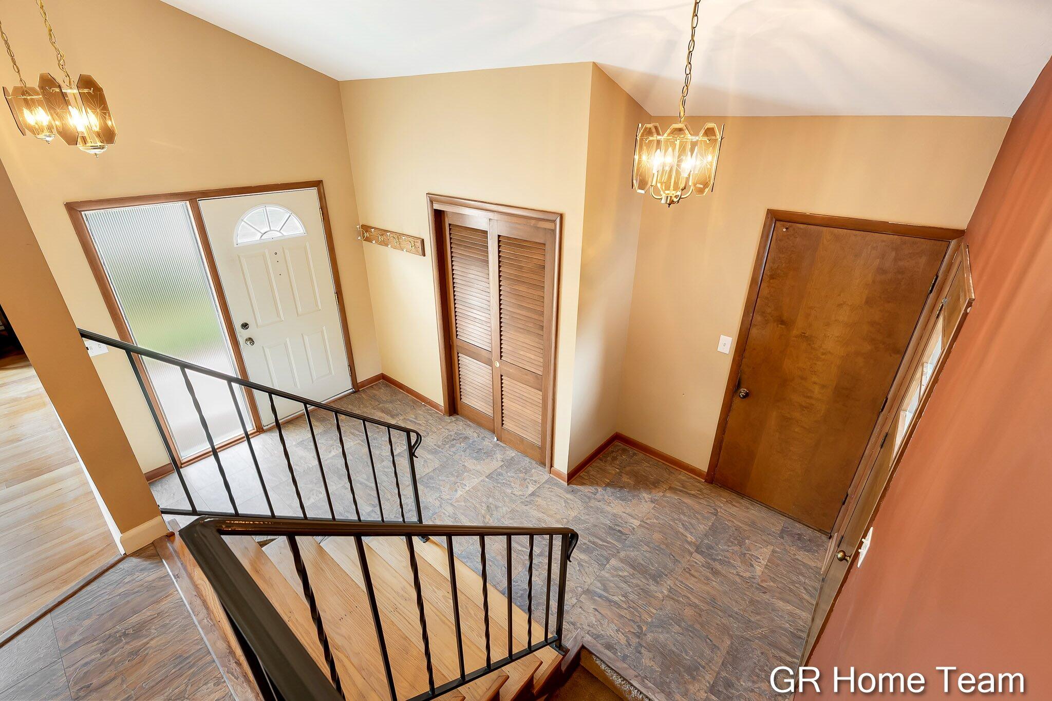 895 Bellewood Drive SE Grand Rapids MI 49508