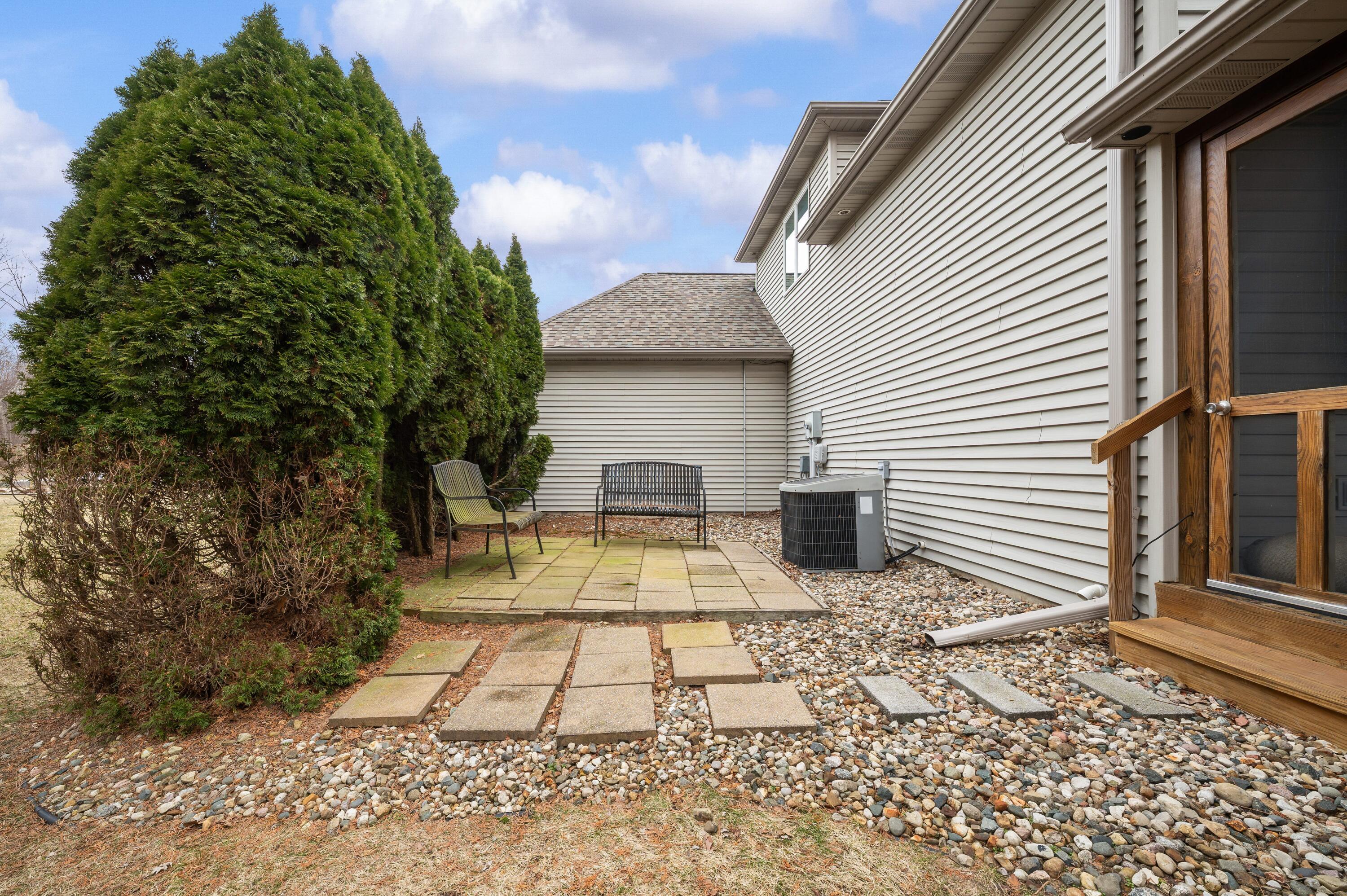 9847 Quail Run Court Bridgman MI 49106