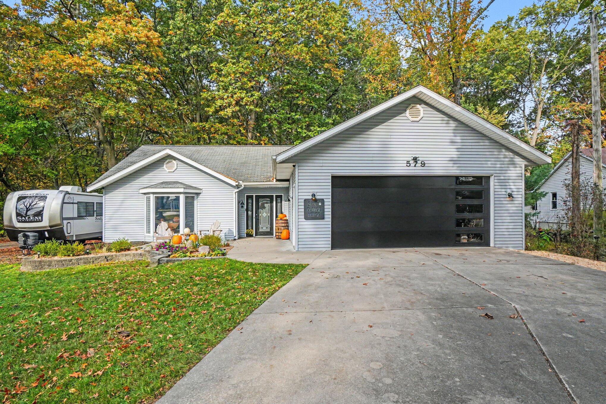579 Howard Avenue Holland MI 49424