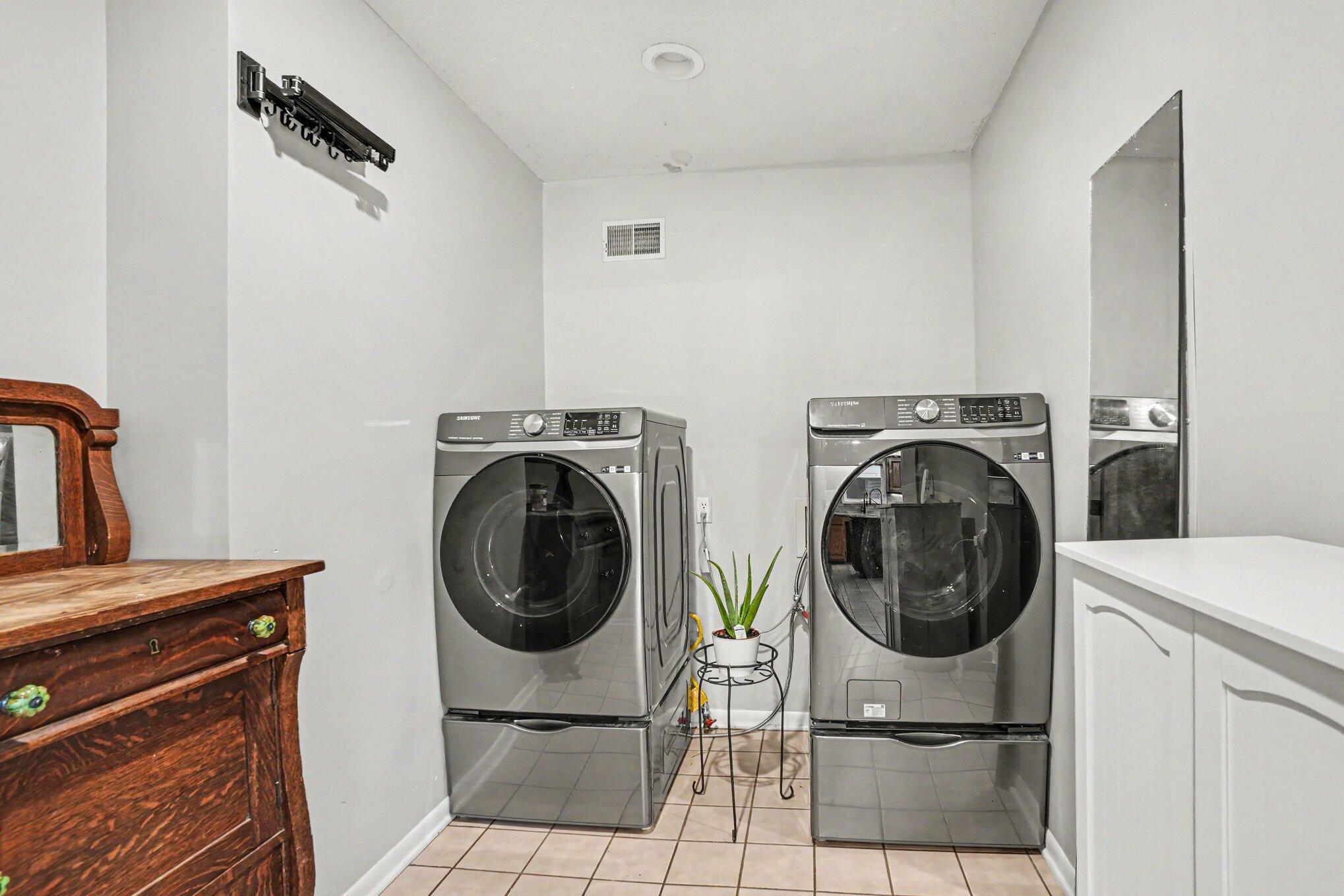 579 Howard Avenue Holland MI 49424