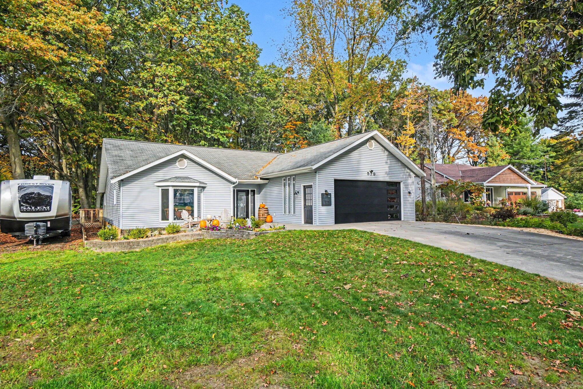 579 Howard Avenue Holland MI 49424