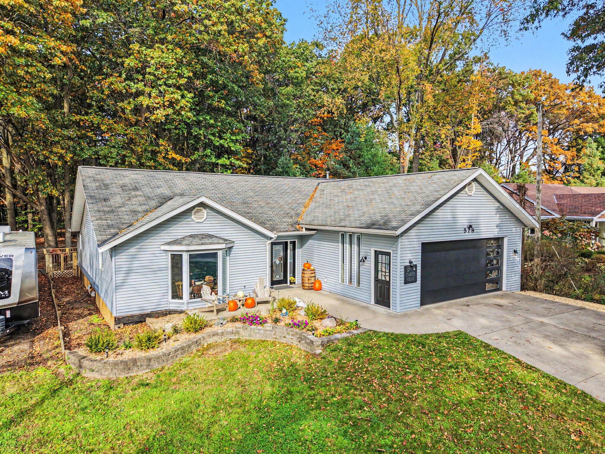 579 Howard Avenue Holland MI 49424