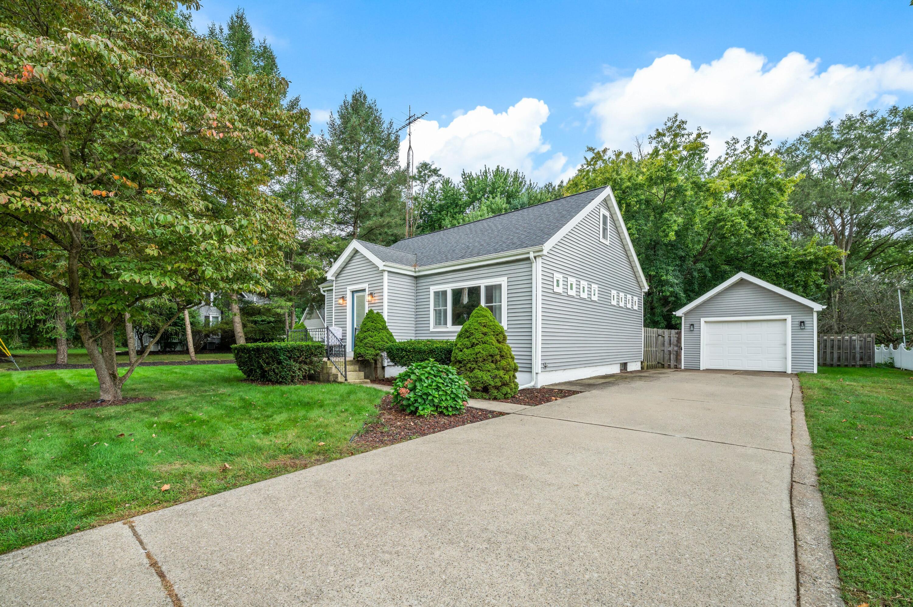 4604 Cleveland Avenue Stevensville MI 49127
